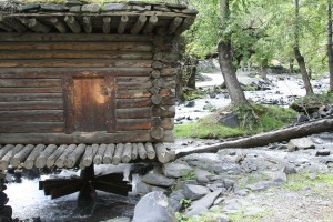 Water-powered cornmill in Sichuan_low-res Discover Danba – Tibetan gem in western Sichuan
