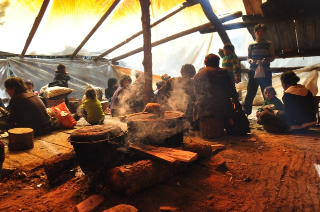 lunch-tents_fuchs AsiaTravel Expert Spotlight: A Devil’s River of Heat by Jeff Fuchs