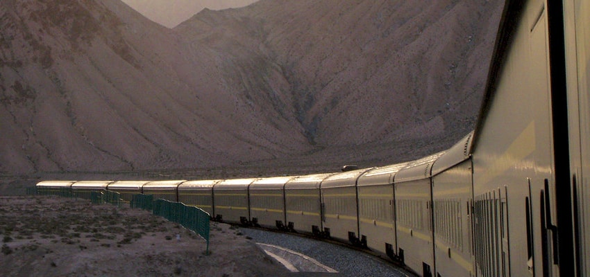 The Qinghai-Tibet Railway: China&#8217;s Road Through the Sky
